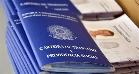 Sine-PB disponibiliza mais de 1.100 vagas de emprego nesta segunda-feira