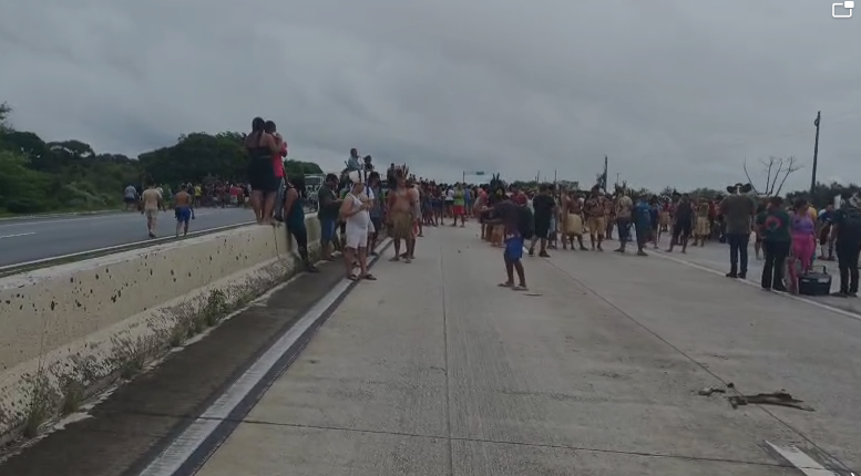 Indígenas paraibanos fazem manifestação em Mamanguape, em ação nacional
