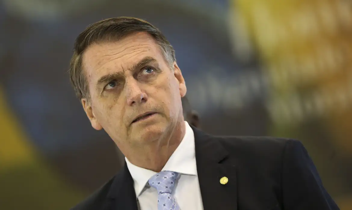 PL reage a ofensiva do PT com postagens pagas para defender Bolsonaro e ligar Lula a tarifaço