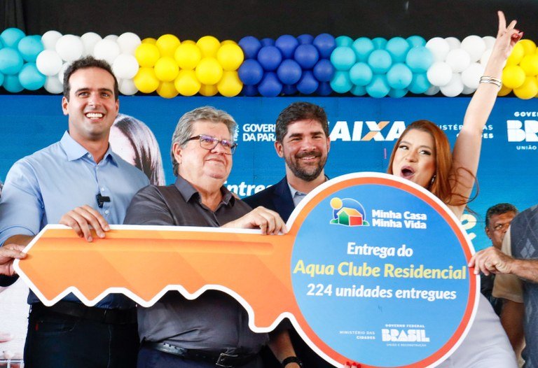 João Azevêdo entrega residencial com 224 apartamentos e reforma da Ciretran em Campina Grande
