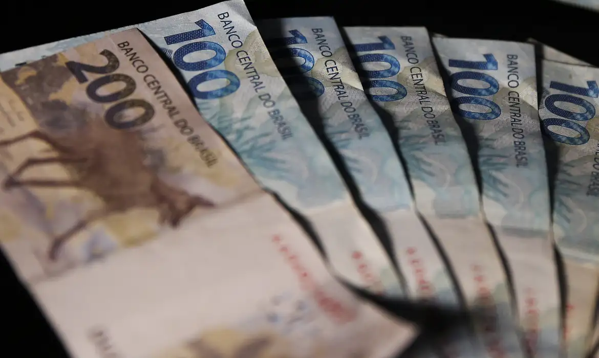 FGTS vai distribuir quase R$ 13 bilhões do lucro de 2024 a trabalhadores