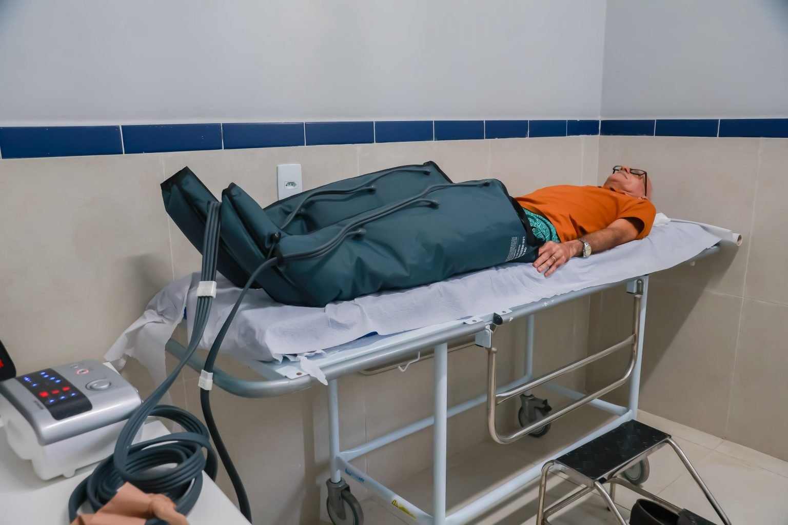 02 Hospital Dia oferece escleroterapia com espuma para tratamento de varizes
