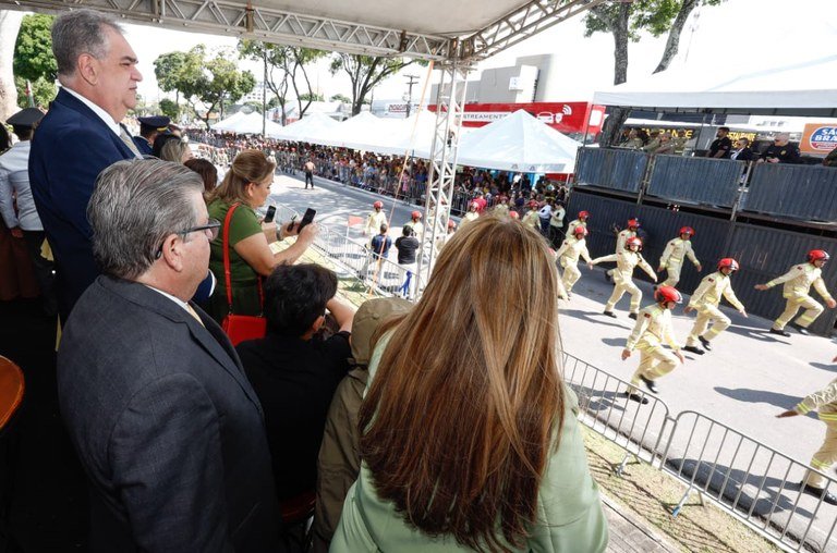 João Azevêdo acompanha desfile de 7 de Setembro em João Pessoa e destaca celebração de liberdade e soberania do povo brasileiro