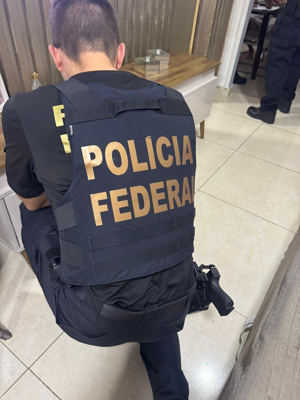 1-26 PF cumpre mandados de busca e apreensão por crimes eleitorais em Cruz do Espírito Santo