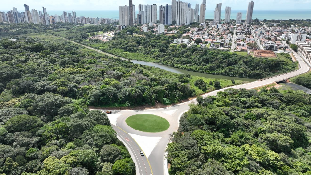 2-12 Cícero Lucena autoriza obras de infraestrutura, mobilidade e urbanização no anel viário da UFPB
