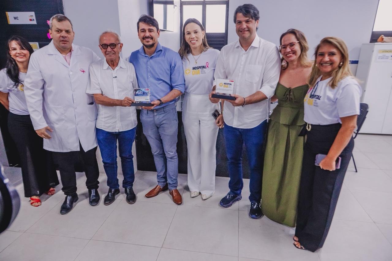 2-1 Cícero Lucena e Leo Bezerra abrem campanha de prevenção no Hospital Dia e reforçam cuidado com a saúde da mulher