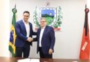 João Azevêdo transmite cargo para vice-governador Lucas Ribeiro