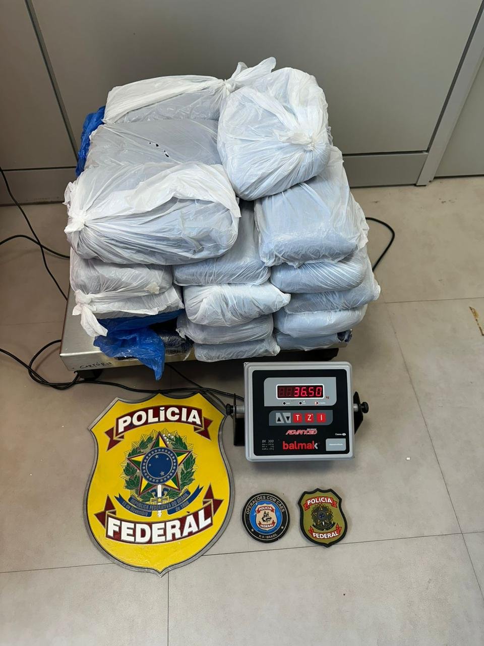 maconha PF prende mulher com 36,5 kg de maconha e pacote de canetas emagrecedoras no Aeroporto Internacional de João Pessoa