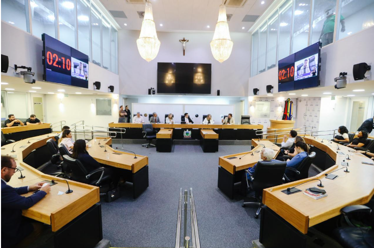 11 O que acontece com a Assembleia Legislativa da Paraíba?