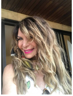 7 Elba Ramalho chama atenção nas redes sociais ao surgir com visual diferente; confira série de fotos