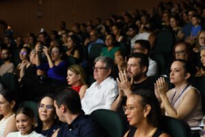 1-40-300x200 Orquestra Sinfônica encerra temporada com Concerto de Natal e músicos celebram implantação do PCCR