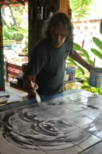 2-12-199x300 Exposição “Migração”, de Chico Ferreira, atrai público no Espaço Arte Brasil em João Pessoa