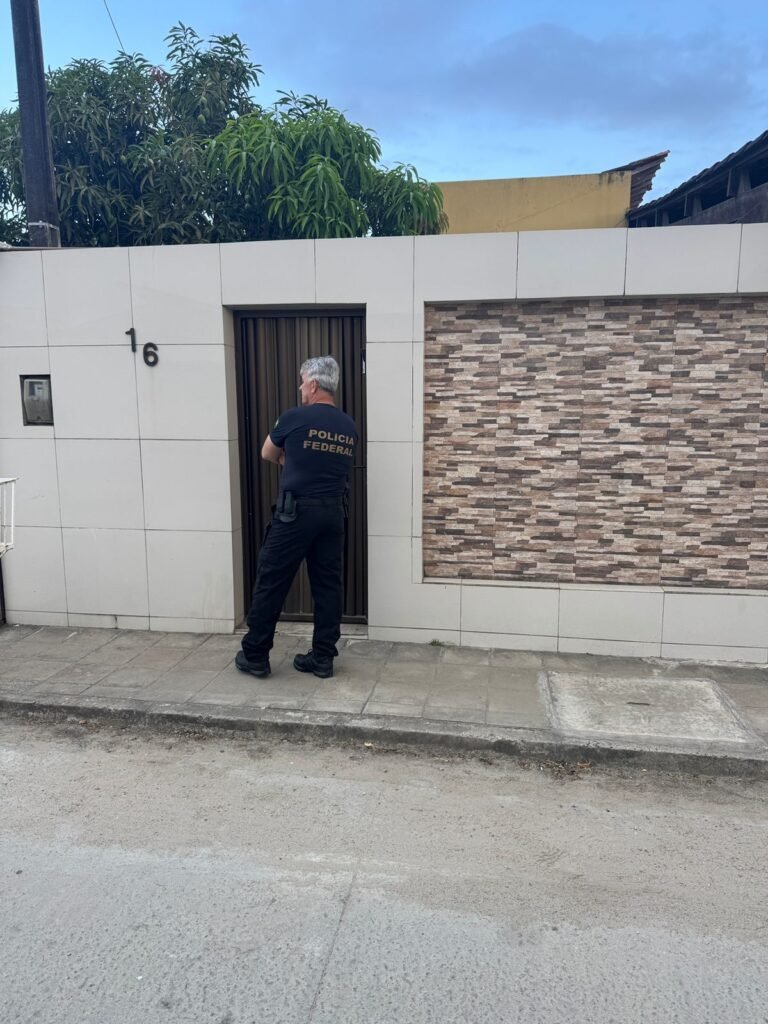 Imagem-do-WhatsApp-de-2025-12-04-as-11.43.34_38b13348-768x1024 PF deflagra operação contra desvio de benefícios previdenciários