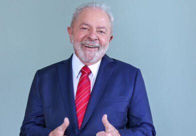 Neymar é o primeiro convocado home office do mundo, diz Lula