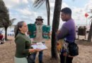 Projeto Minha Praia entrega lixeiras e porta-bitucas e orienta comerciantes sobre descarte correto de resíduos no Bessa