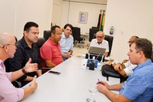 1-34-300x200 Cícero Lucena renova patrocínio da Prefeitura ao Botafogo-PB e amplia ações sociais