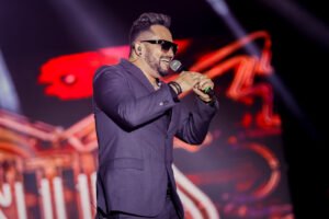 7-300x200 Cícero Lucena prestigia primeira noite do Forró Verão e destaca sucesso de público e ampliação do festival; confira programação