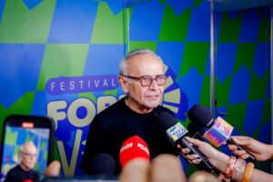 cicero-lucena-foto-daniel-silva-300x200 Cícero Lucena prestigia primeira noite do Forró Verão e destaca sucesso de público e ampliação do festival; confira programação