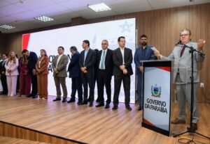 1-14-300x207 João Azevêdo inaugura nova sede de secretarias e diz que prédio será o coração da gestão fiscal do Estado