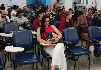 Campina Grande inicia semana com 841 vagas de emprego