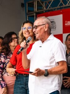 2-11-225x300 Cícero Lucena reassume a Prefeitura e autoriza obras para ampliação e modernização da Escola Dom Adauto