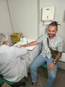 2-225x300 História interrompida: filho adotado por franceses vem a Cabedelo em busca da mãe biológica