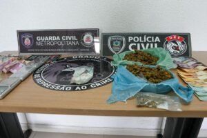 5-2-300x200 Operação da Prefeitura e MPPB prende suspeitos e desobstrui vias na comunidade Riachinho; veja fotos da operação