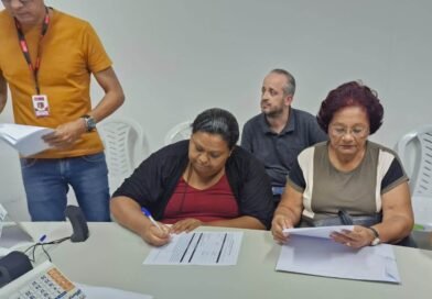 Famílias da Comunidade do ‘S’ assinam contrato do Programa Compra Assistida
