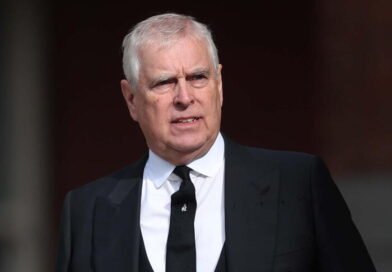 Ex-príncipe Andrew é preso por suspeita de conduta imprópria envolvendo caso Epstein