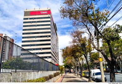 Juiz campeão de “penduricalhos” ganhou R$ 2,2 milhões extras em 2025