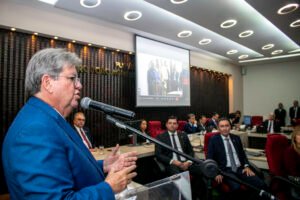 1-20-300x200 TCE-PB dá posse a Taciano Diniz e Deusdete Queiroga como novos conselheiros