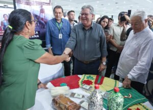 1-8-300x216 João Azevêdo lança segunda etapa do projeto Incluir, ampliando o número de famílias e chegando a R$ 14 milhões de investimentos 