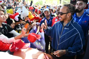 2-1-300x200 George Russell fica com a pole no GP da Austrália de F1; Bortoleto é o 10º