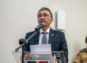 deusdete-tce-300x218 TCE-PB dá posse a Taciano Diniz e Deusdete Queiroga como novos conselheiros