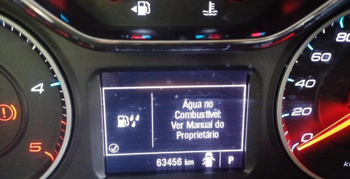 PRF na Paraíba autua responsáveis por posto de combustíveis por colocar água na gasolina