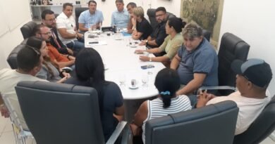 Leo Bezerra assegura permanência de trabalhadores e avança em soluções para novo Mercado Central