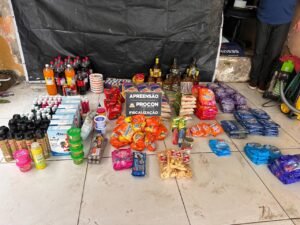 1-26-300x225 Procon-CG apreende 358 produtos impróprios para consumo durante “Operação Tiradentes”