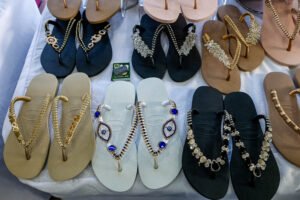 1-33-300x200 Turistas e pessoenses se encantam com variedade de produtos na Feira Móvel, no Busto de Tamandaré