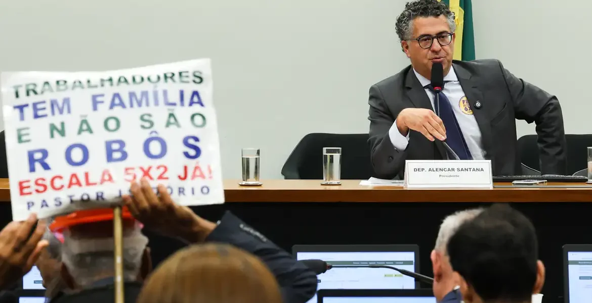 Câmara dos Deputados instala comissão para analisar PEC do fim da escala 6X1