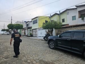 1-8-300x225 Puro Êxtase: PF deflagra operação contra tráfico de drogas em Campina Grande; confira vídeo da operação