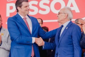 2-3-300x200 Léo Bezerra assume prefeitura de JP e diz que fará "a melhor gestão da história"