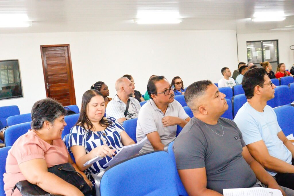 c5674bf1-dc74-b71c-3c2d-7da5b28127c3-1024x683 Prefeitura realiza formação sobre relações étnico-raciais para professores do Ensino Fundamental II