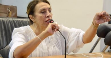 Cida confronta deputados bolsonaristas e rechaça fake news na tribuna da ALPB