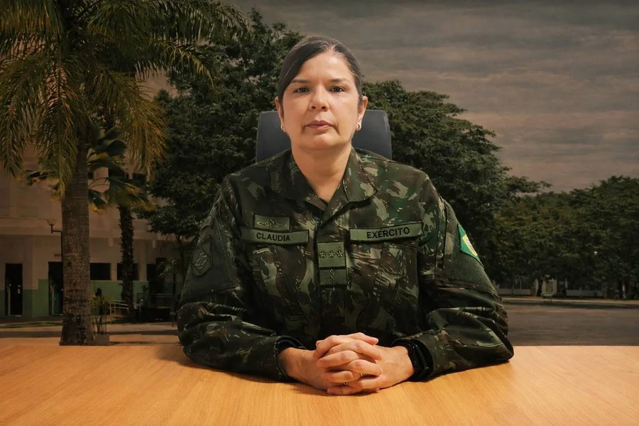 Exército brasileiro promove primeira mulher à patente de general