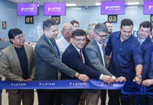 2-10-300x207 Governador recepciona passageiros de voo inaugural Brasília-Campina Grande e destaca impacto econômico