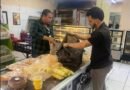 Fiscalização do Procon-JP apreende mais de 300 espetinhos de carne em padaria Fiscalização do Procon-JP apreende mais de 300 espetinhos de carne em padaria