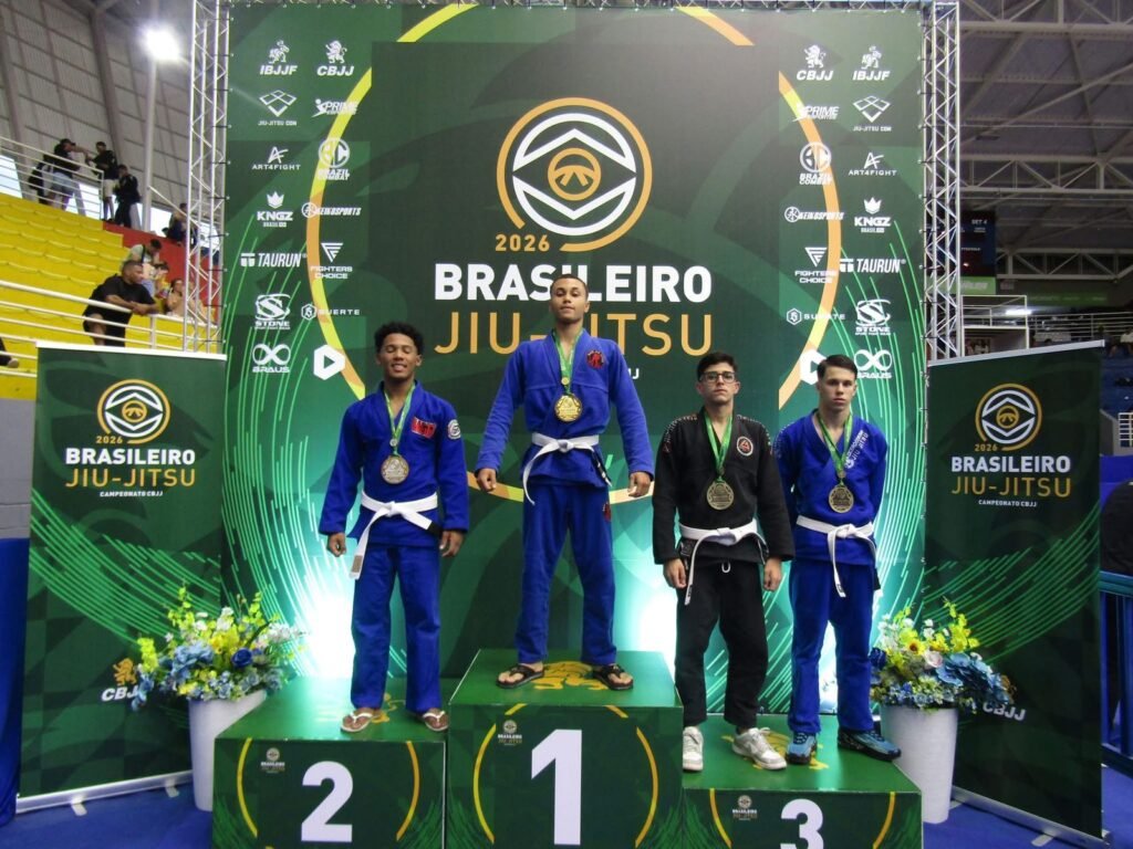 733ec2ad-a6c5-897f-b642-4e1e6bb971b8-1-1024x768 Fundação Campeões do Amanhã conquista duas medalhas de prata no Brasileiro de Jiu-jitsu