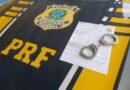 Ação conjunta: PRF cumpre mandado de prisão de apontado como líder de facção criminosa na BR-101 Ação conjunta: PRF cumpre mandado de prisão de apontado como líder de facção criminosa na BR-101