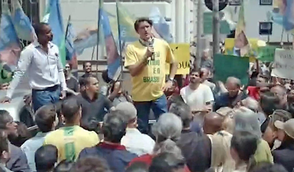 Produtora de Dark Horse, filme sobre Bolsonaro, é alvo da Polícia Civil em SP Produtora de Dark Horse, filme sobre Bolsonaro, é alvo da Polícia Civil em SP