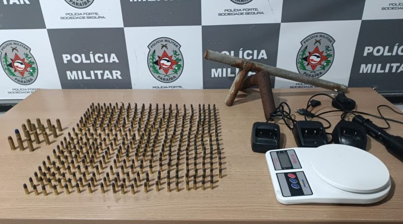 PM encontra mais de 400 munições abandonadas por suspeitos em comunidade de João Pessoa PM encontra mais de 400 munições abandonadas por suspeitos em comunidade de João Pessoa